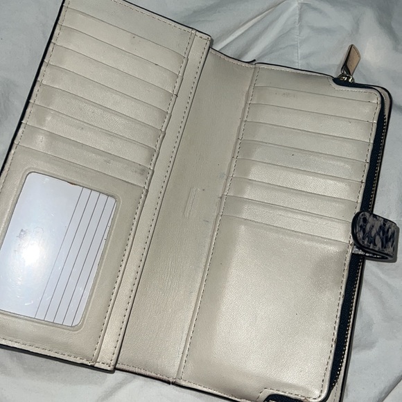 Coach wallet used - Picture 2 of 4
